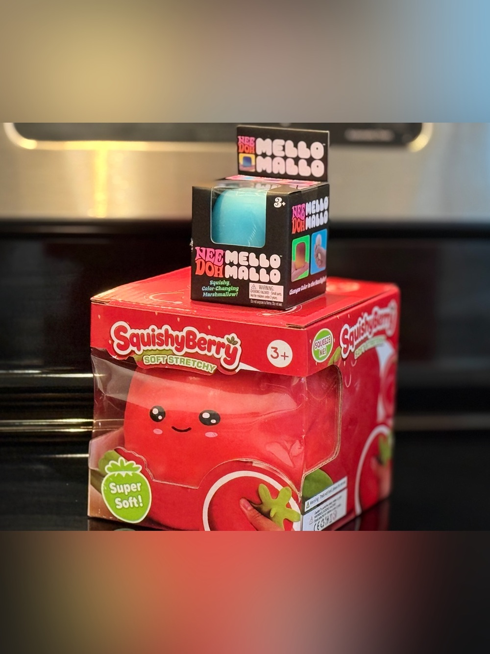 NeeDoh Color Changing Mellow Mallow + Strawberry Squishy